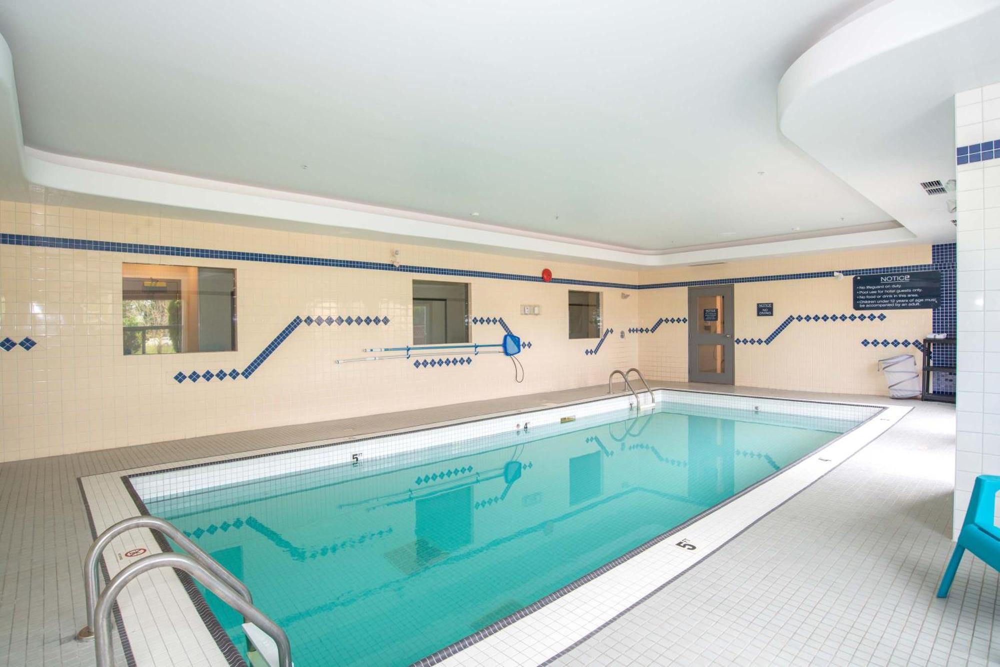 Sandman Hotel Quesnel Buitenkant foto