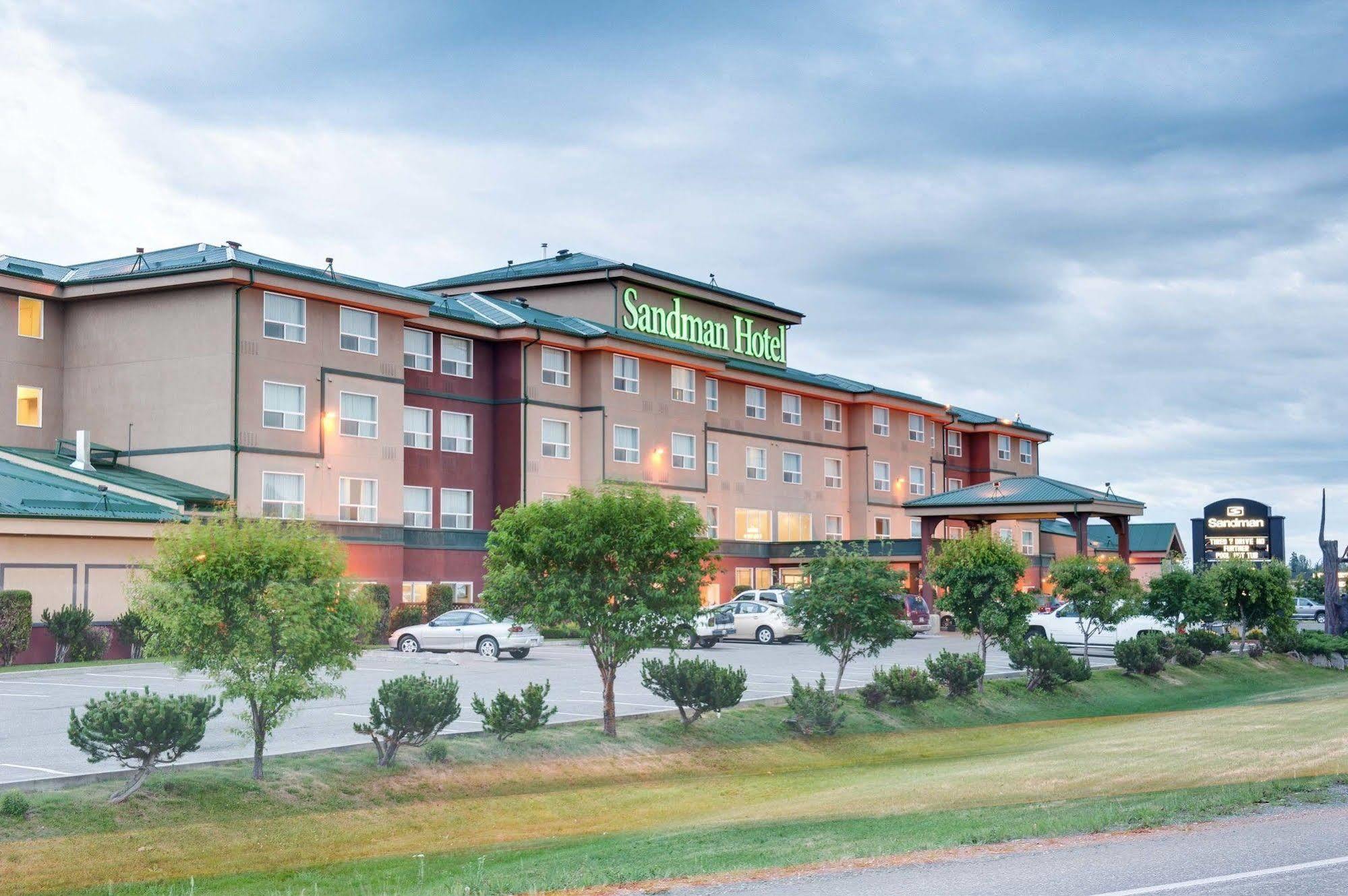 Sandman Hotel Quesnel Buitenkant foto